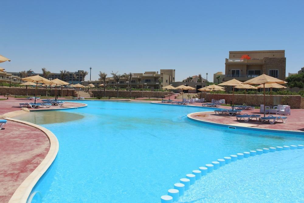 Tolip North Coast Hotel El Alamein Exterior photo